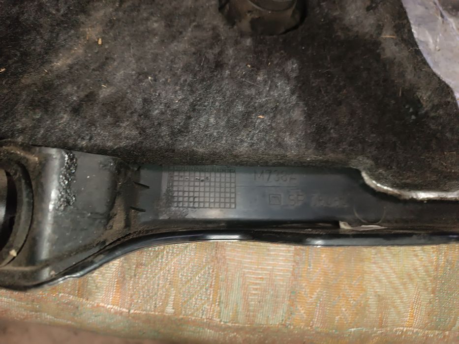 Кришка двигуна 1.6 TDCi