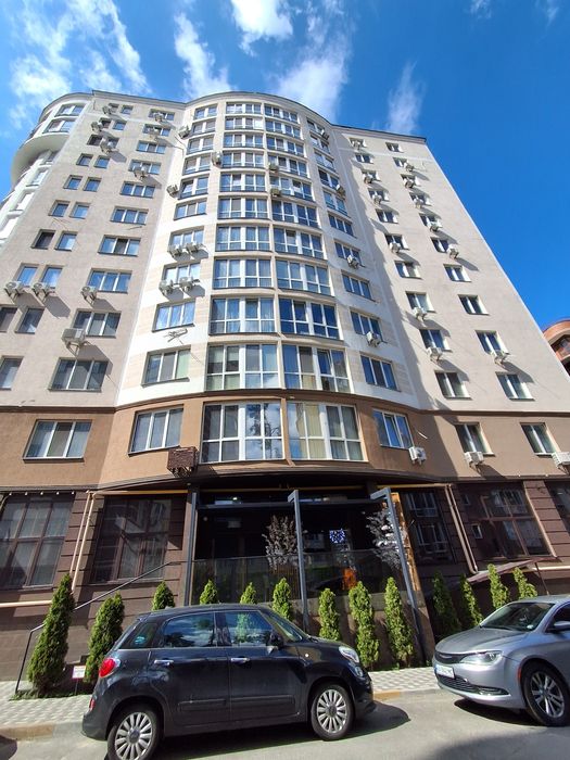 Здам приміщення ЖК Сяйво1 вул Університетська 150м2