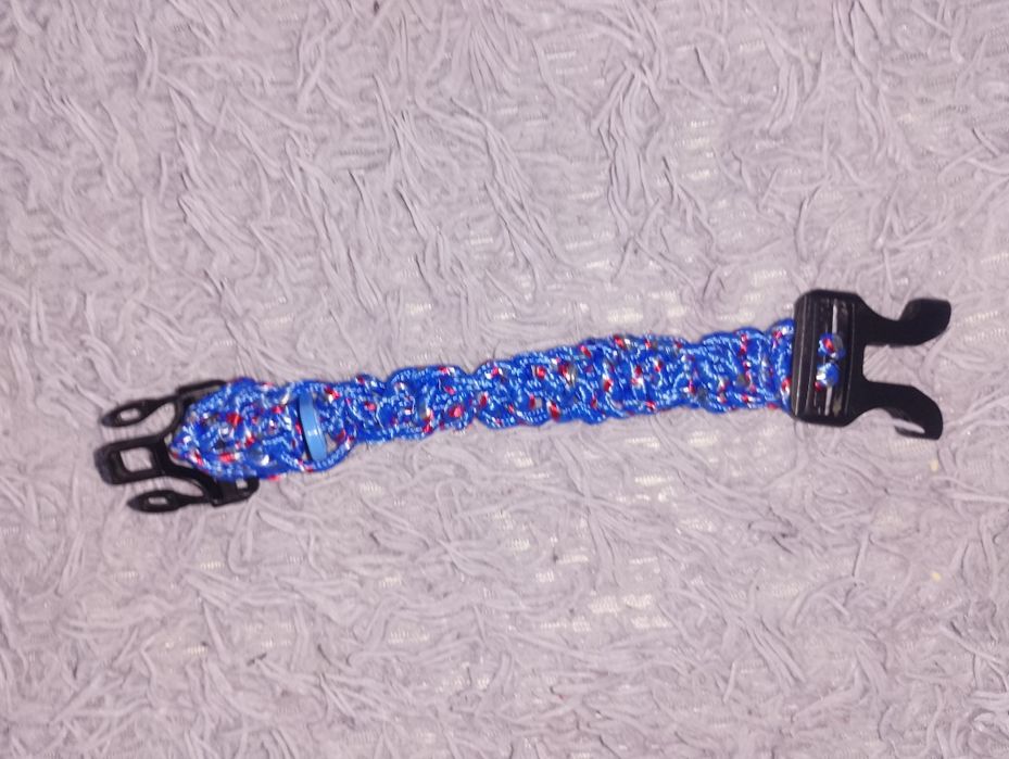 Ошийник для собак з паракорду 29 см відбиваєтся в ночі, спаї показано