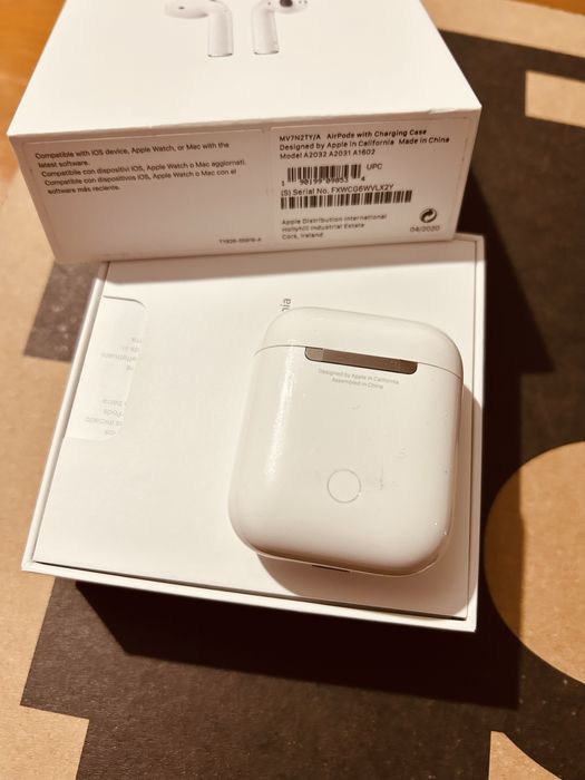 AirPods Apple with