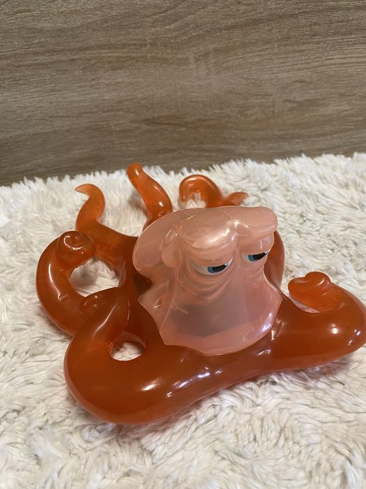 figurka Hanka, septopusa z filmu Disneya i Pixara