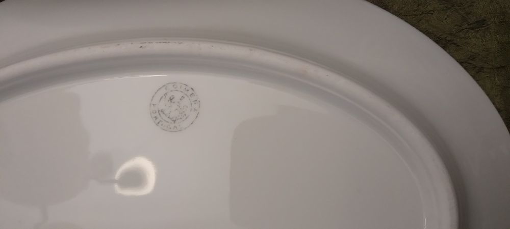Serviço de jantar de louça marca " Coimbra ",