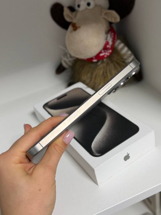 Продам IPhone 15Pro Max 256gb Titanium