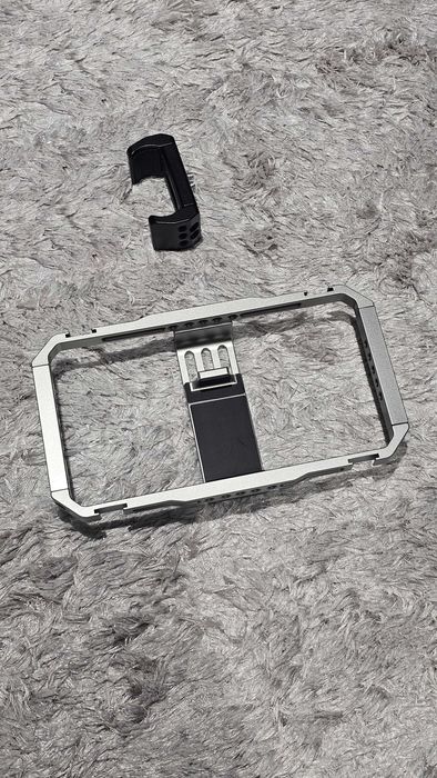 Smartphone Video Rig + Clip Power Bank