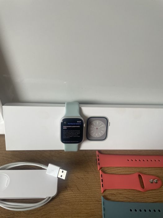 Apple Watch Series 8 45 mm GPS ZESTAW