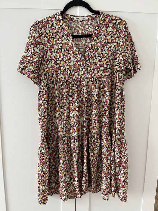 Kolorowa sukienka w kwiatki różowa luźna oversize sinsay cs 34 36 s