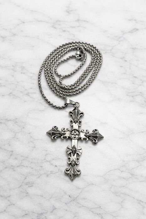 Naszyjnik krzyż Chrome Hearts style