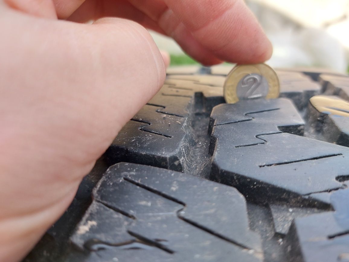 Opony całoroczne pirelli 235/65/r17 Stojeszyn Pierwszy • OLX.pl