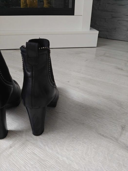 Botki skórzane na obcasie r.37 , CCC