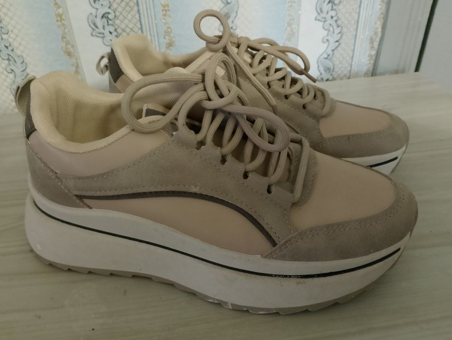 Шкіряні кросовки