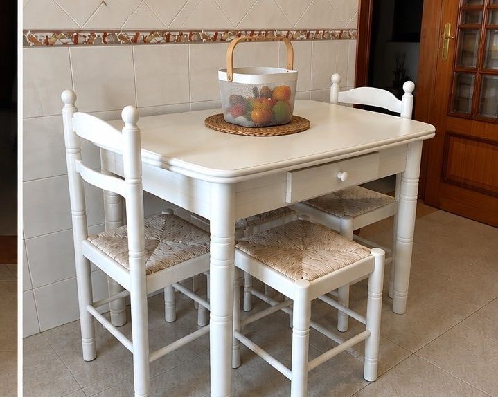 Mesa de Cozinha Extensível + 4 Cadeiras + 1 Banco