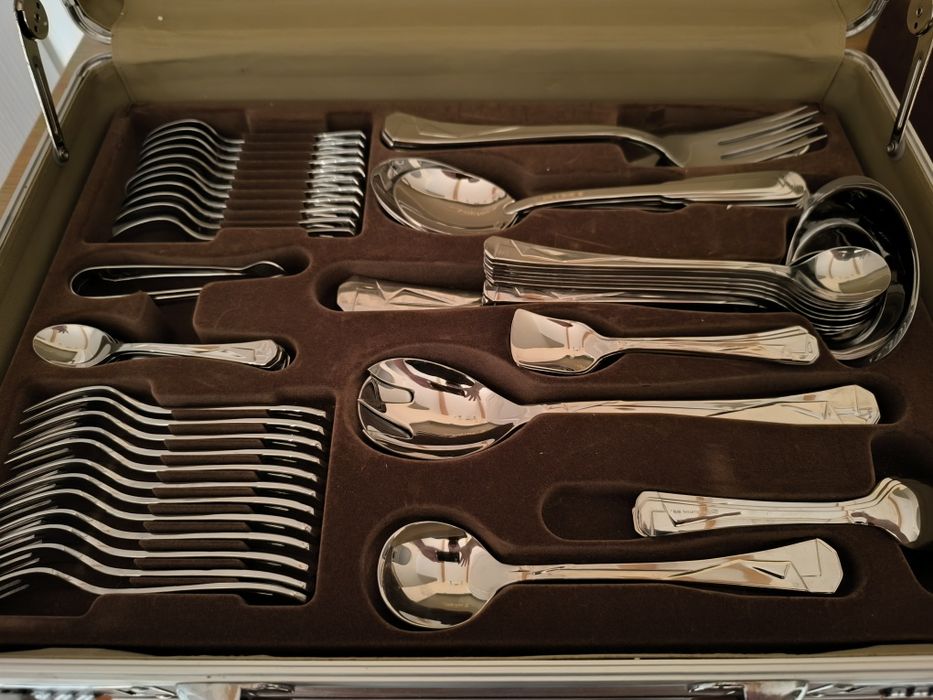 Zestaw sztućców Zepter dla 12 osób, walizka