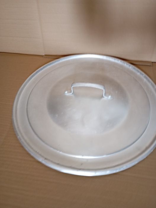 Продам кришку до каструлі 40л  алюмінієва ще колишня