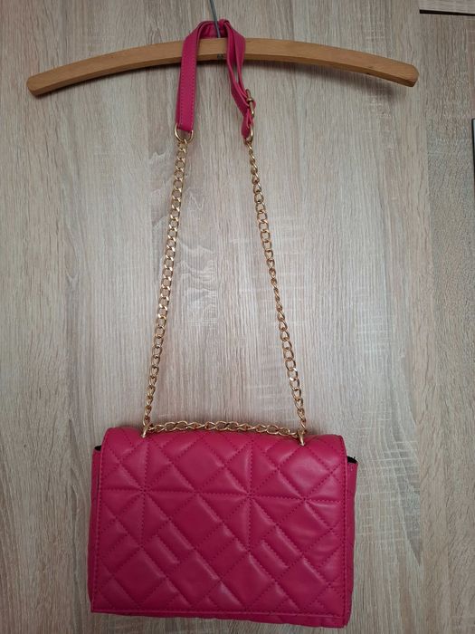 Torebka damska na łańcuchu