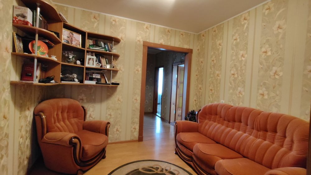 продаж 4-кімнатної квартири в центрі м. Прилуки