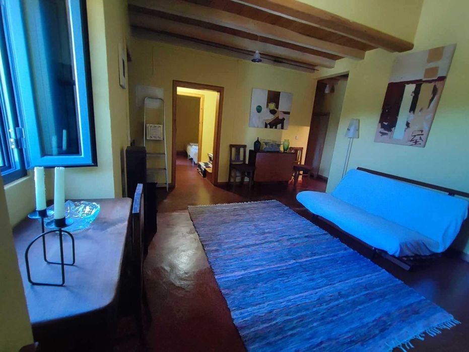 Casa rústica com uso exclusivo de piscina, que aceita animais