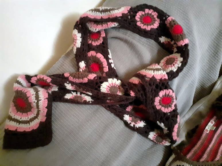 Pepe Jeans London. Camisola e cachecol, mulher. Retro. Linda!