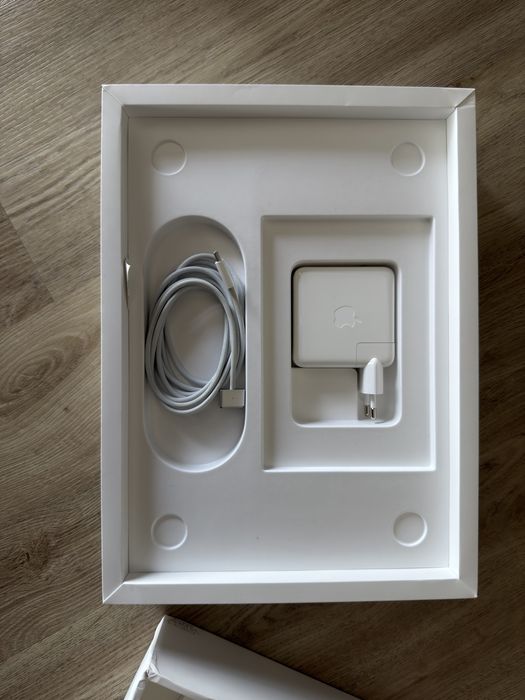Apple MacBook Pro 14” M2 Pro — 16 GB RAM / 512 GB SSD