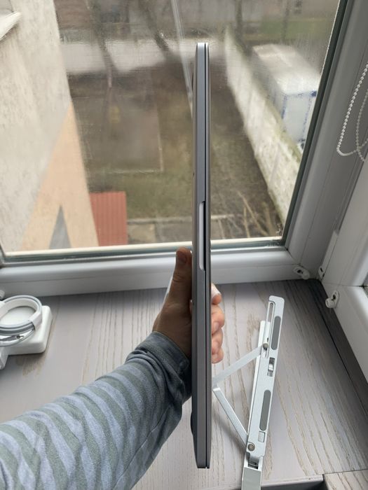 Macbook Pro 13 2018 i7 | 16Gb | 500 ssd 143 цикли А1989