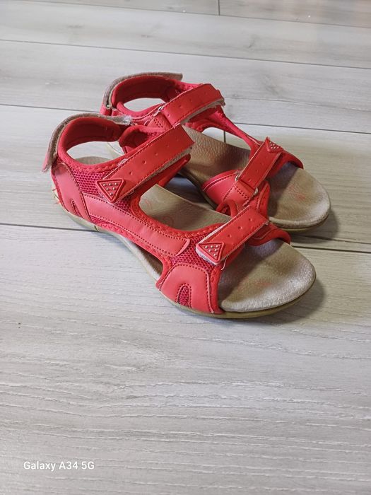 Тапочки шльопанці босоножки босоніжки сандалі