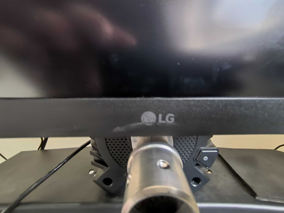 Simracing (Monitores e suporte triplo de alumínio)