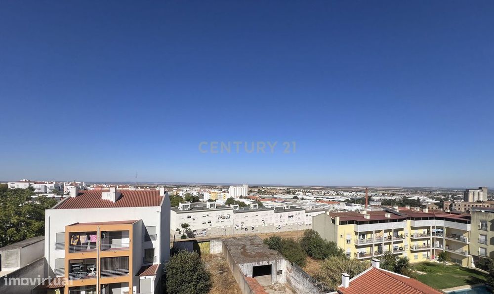 Apartamento T2 ,Terraço, 84m2, Rua General Teófilo da Trindade, Arrend