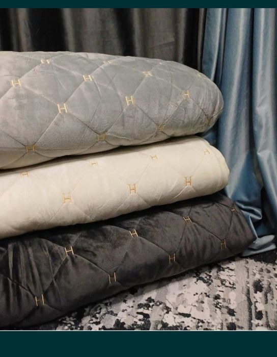 велюрове покривало на ліжко