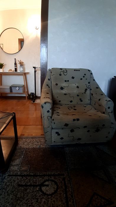 Продається диван і два крісла