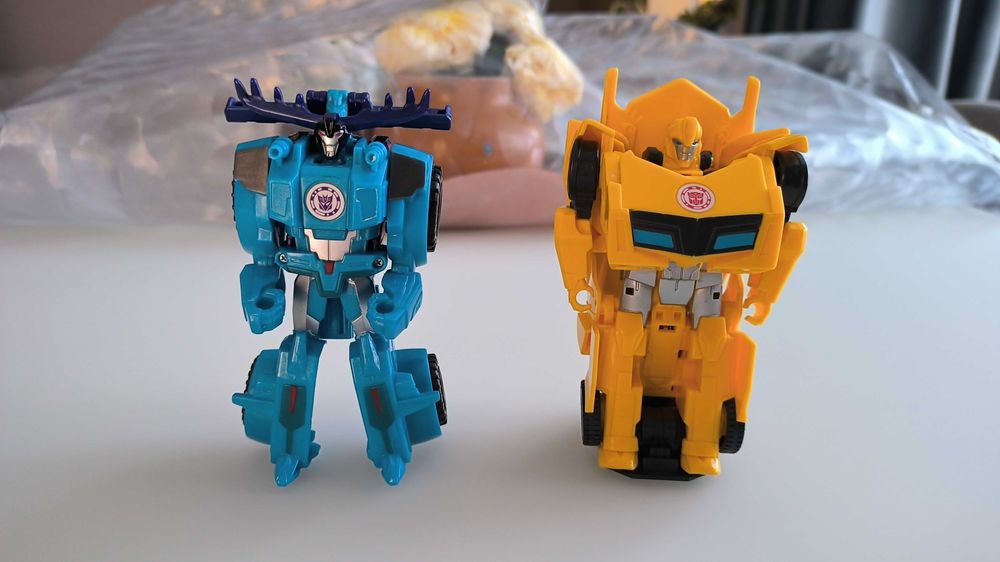 Трансформери Hasbro Thunderhoof  B1731 та Bumblebee B3353 ціна за два!