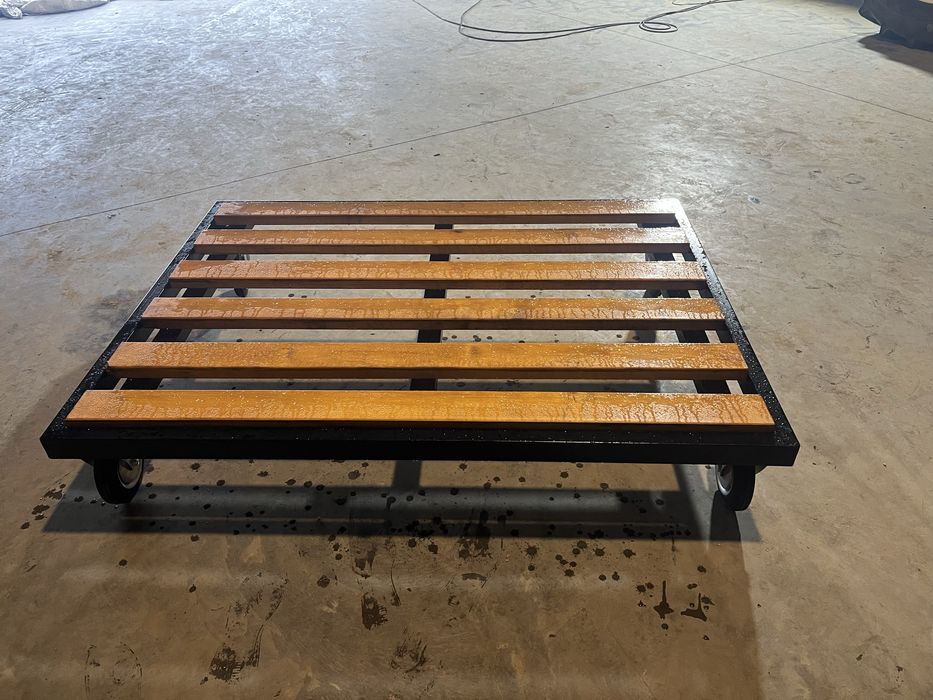 Platforma wózek pod rozsiewacz nawozu lub inną maszynę