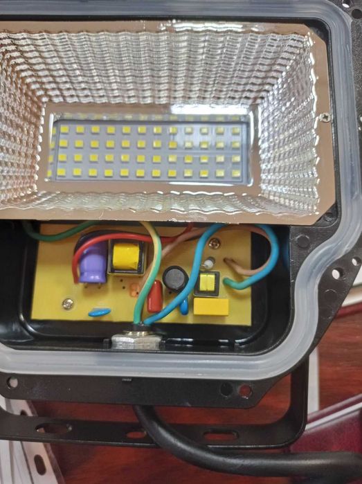 Прожектор LED 20W