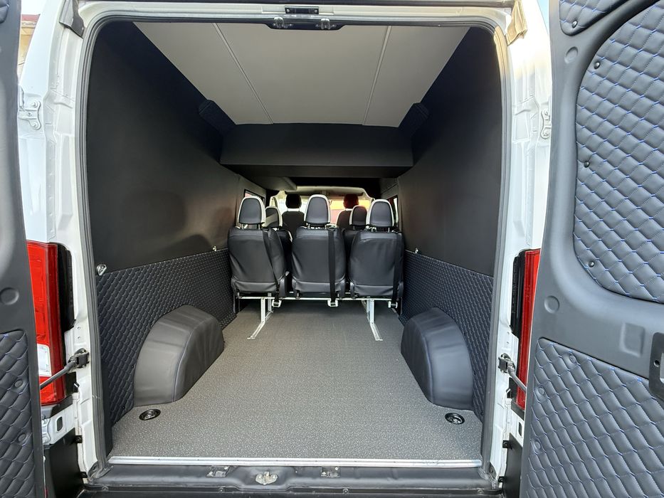 Peugeot Boxer 2023 пасажир 8+1