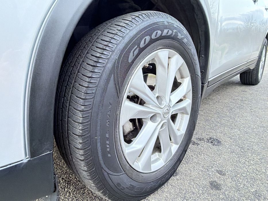 Nissan Rogue 2014 2.5 SV AWD газ/бензин