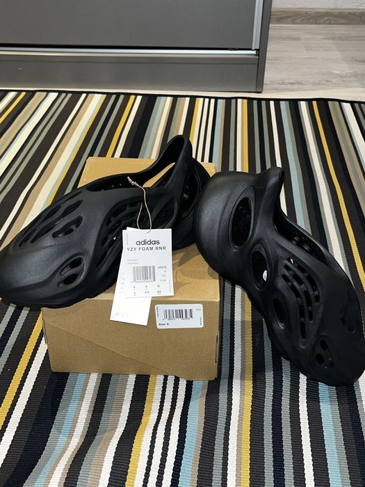 Yeezy Foam Runner onyx 43 EU