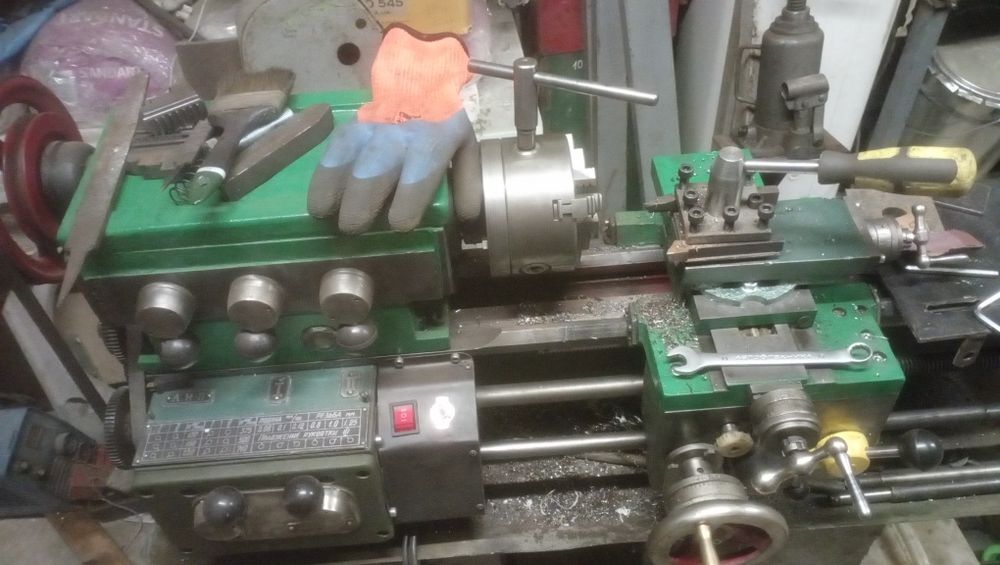 Токарний станок Тв6