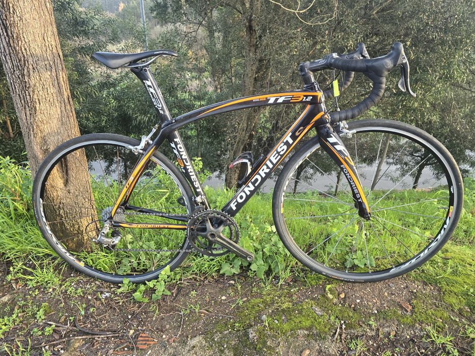 Bicicleta de carbono com campagnolo record