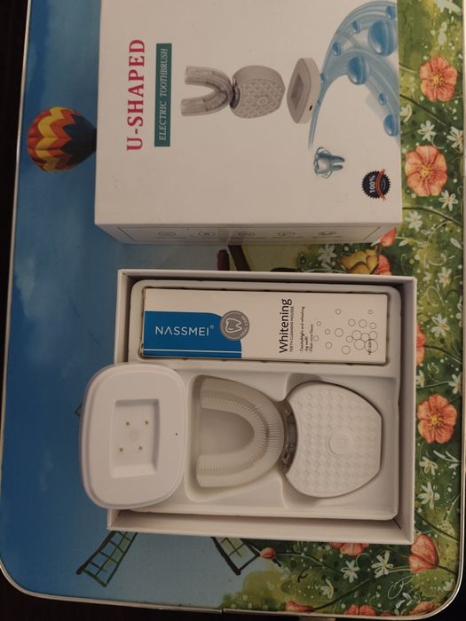 Електрична зубна щітка V-White  з набором для відбілювання