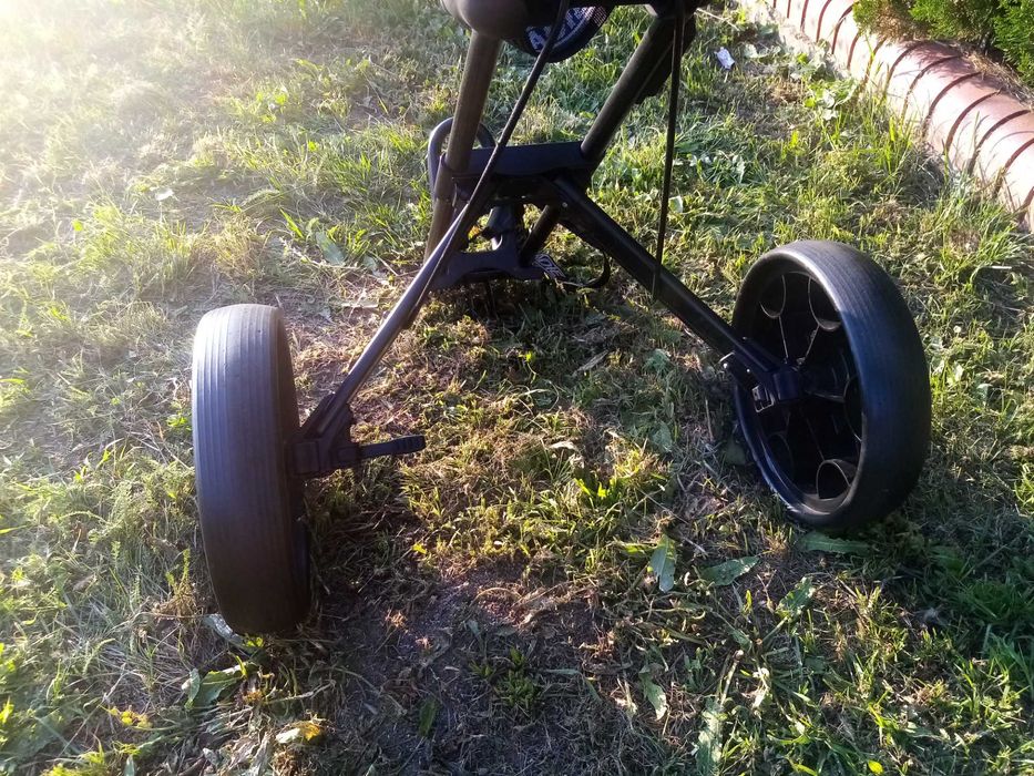 pokrowce  DJ- a i różne szyjemy- skóra , ekoskóra , materiały tapic...