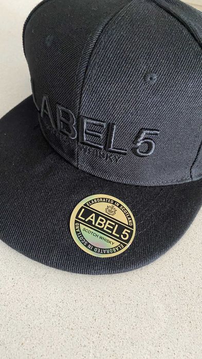 Boné plano preto da Label 5