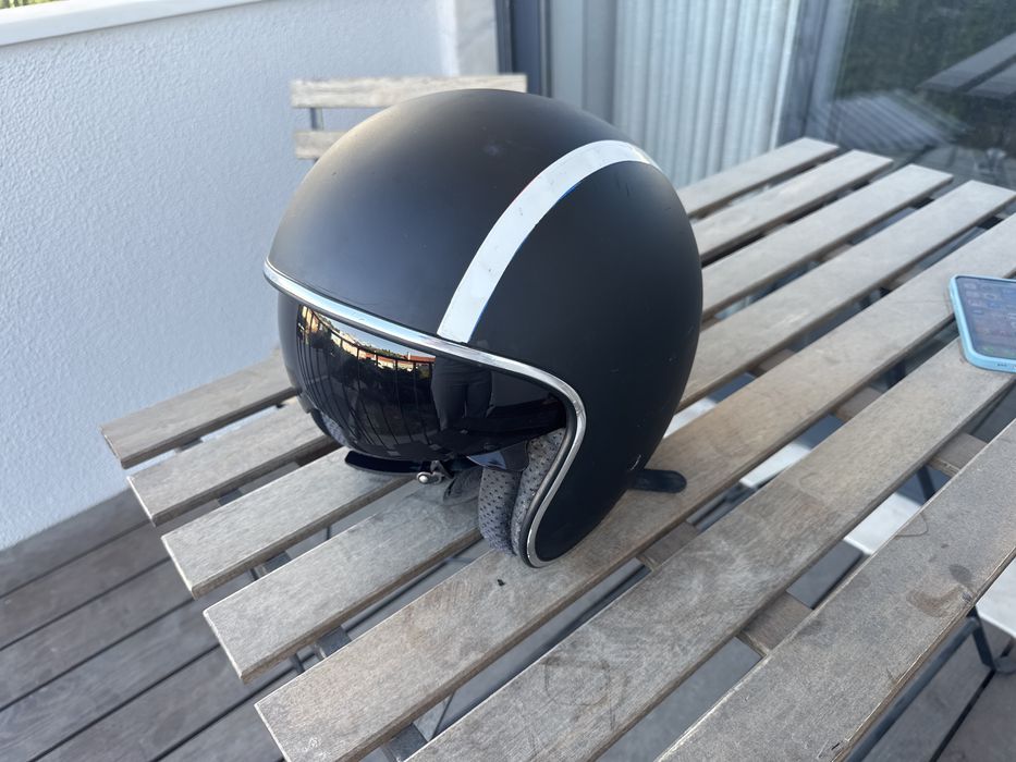 Capacete vintage em bom estado