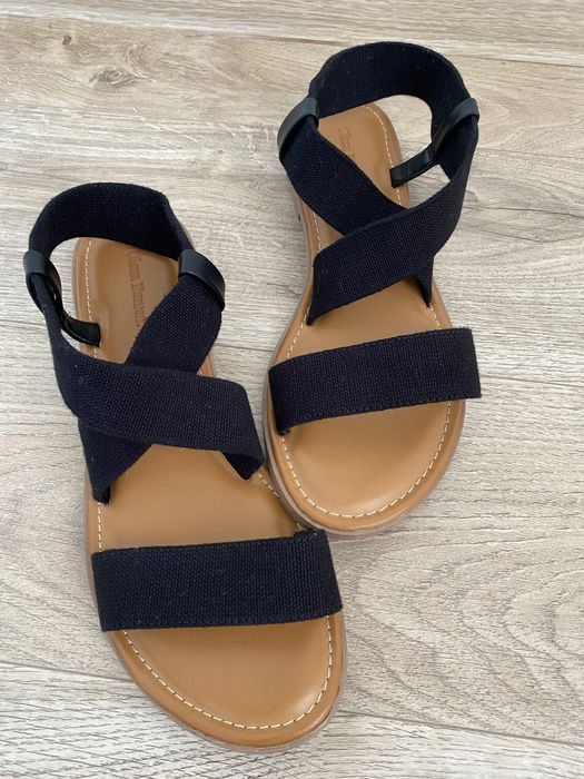 Сандалі на резинці