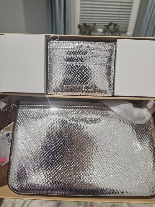 Zestaw prezentowy: torebka typu crossbody i portfel na karty Michael Kors Silver Snake, nowy w pudełku