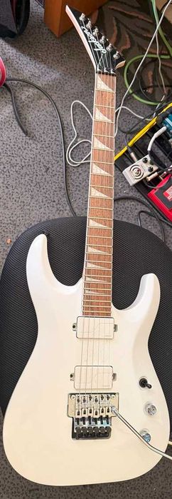 Jackson X Series DKA-R EX Dinky Archtop Extreme