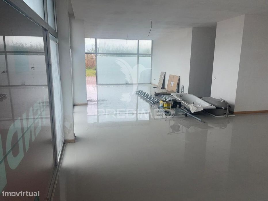 Loja com Potencial para Conversão em Apartamento T1