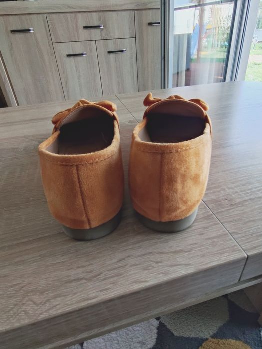 Baleriny musztardowe