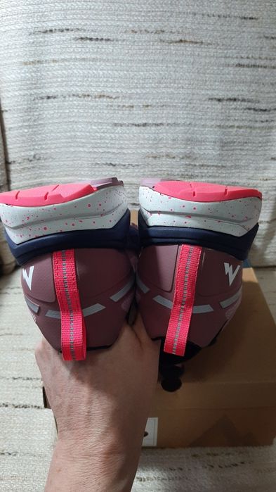 Жіночі кросівки McKinley рожеві