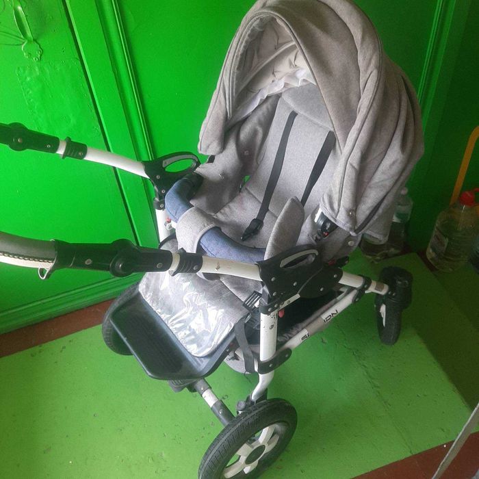 Коляска прогулочная