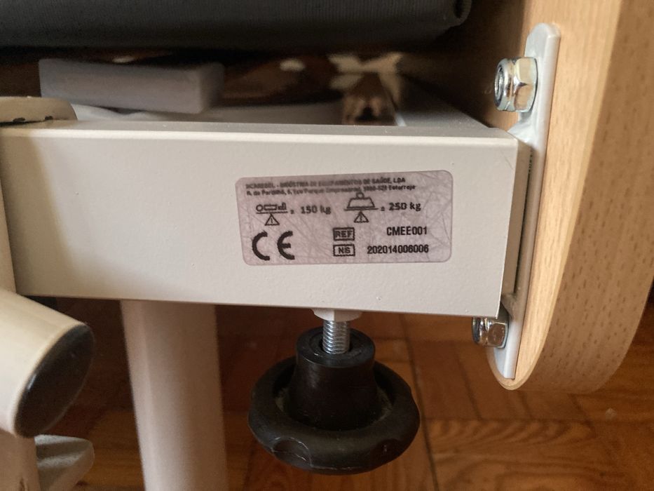 Cama articulada electrica com colchao anti escaras em optimo estado