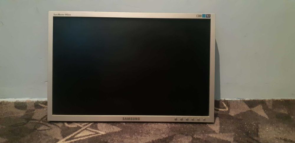 Monitor Samsung SyncMaster 940NW – 19", sprawny, gotowy do pracy