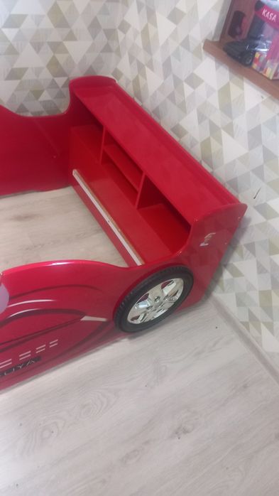 Łóżko samochud czerwone